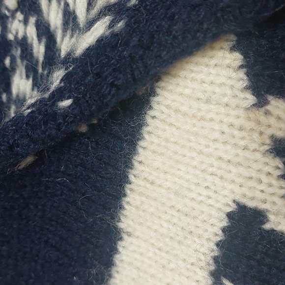 Vintage, Size M, Navy Blue Reindeer Pattern 100% Wool Sweater - Picture 13 of 13